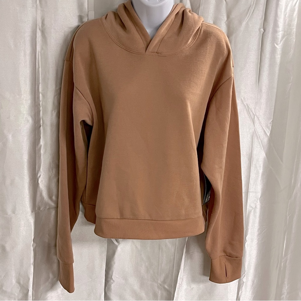 Vivre la Vie ladies, tan cropped hoodie, size large (NWT)